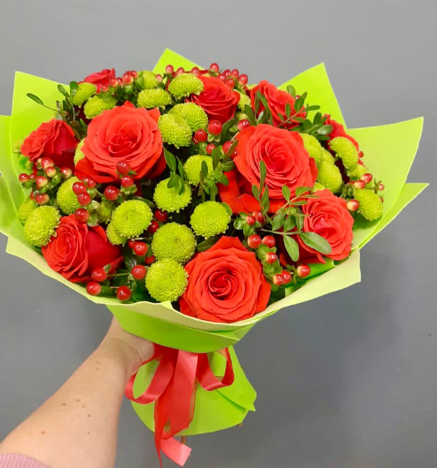 Букет цветов из: Хризантемы и Розы в Парковом