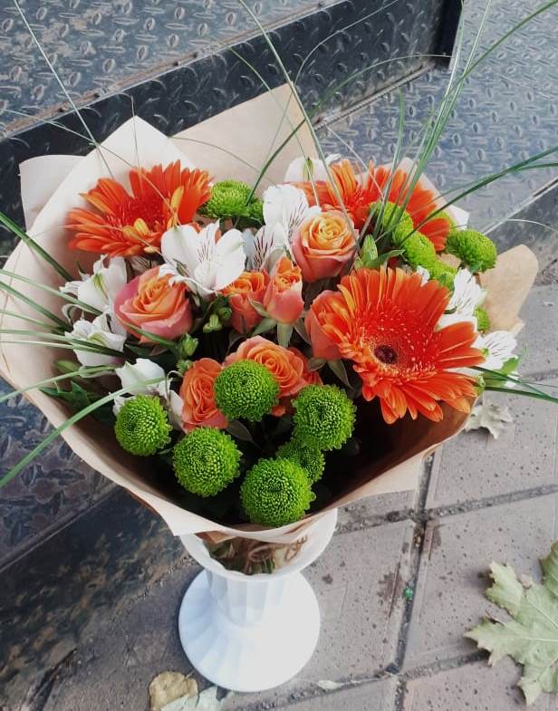 Букет цветов из: Герберы, Хризантемы, Альстромерии и Розы в Парковом