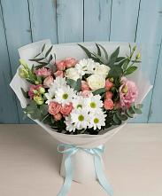 Букет цветов из:  Розы, Лизиантусы и Хризантемы в Парковом