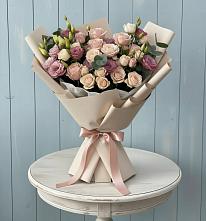 Букет цветов из:  Розы и Лизиантусы в Парковом