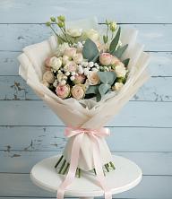Букет цветов из:  Розы и Лизиантусы в Парковом