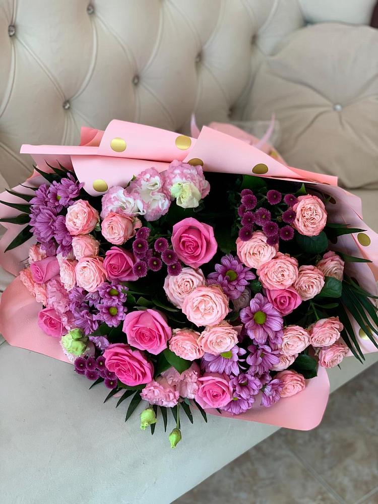 Букет цветов из: Хризантемы, Розы и Лизиантусы в Парковом