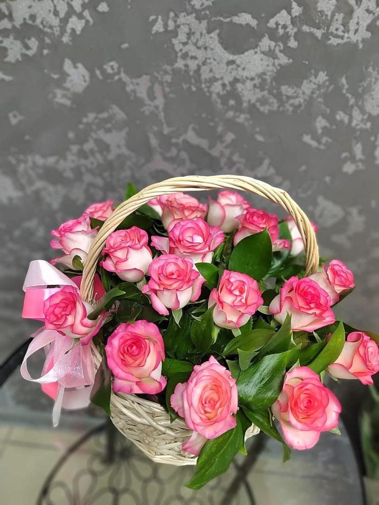 Цветочная композиция из Розы в корзине в Парковом