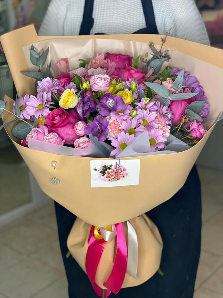 Букет цветов из: Хризантемы, Гвоздики и Альстромерии в Парковом