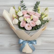 Букет цветов из:  Лизиантусы в Парковом