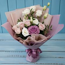 Букет цветов из:  Розы и Лизиантусы в Парковом