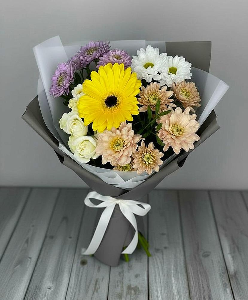 Букет цветов из: Розы, Герберы и Хризантемы в Парковом
