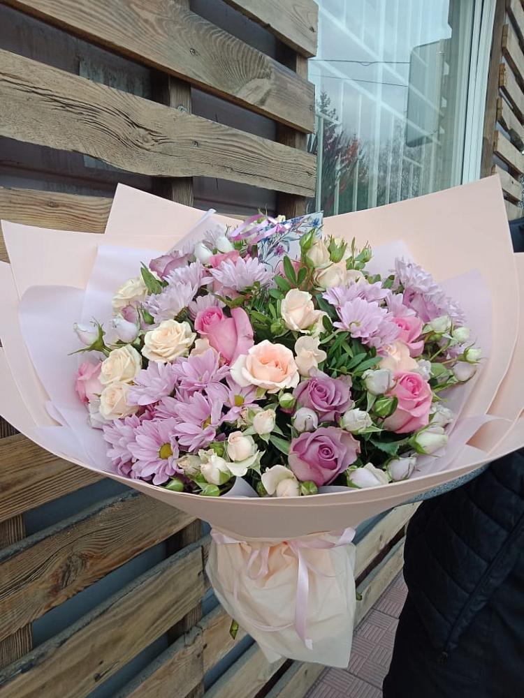 Букет цветов из: Розы и Хризантемы в Парковом