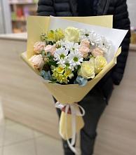 Букет цветов из:  Альстромерии, Розы и Хризантемы в Парковом