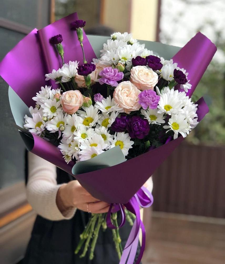 Букет цветов из: Хризантемы, Гвоздики и Розы в Парковом