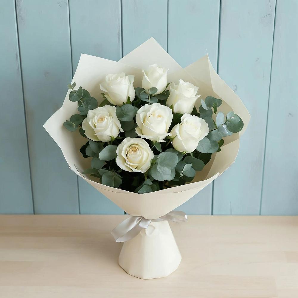 Букет Белые розы в Эвкалипте в Парковом