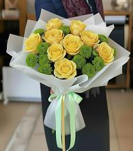 Букет цветов из:  Хризантемы и Розы в Парковом