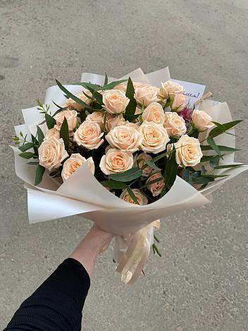 Букет Кремовые розы Латте в Парковом