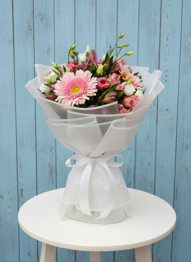 Букет цветов из: Герберы, Альстромерии и Лизиантусы в Парковом