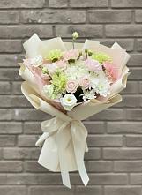 Букет цветов из:  Гвоздики, Розы, Лизиантусы и Хризантемы в Парковом