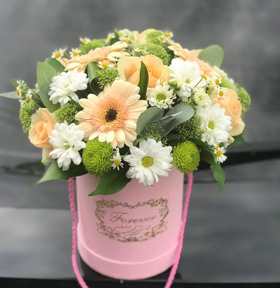 Цветочная композиция из Розы, Герберы и Хризантемы в шляпной коробке в Парковом