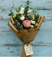 Букет цветов из:  Розы и Лизиантусы в Парковом