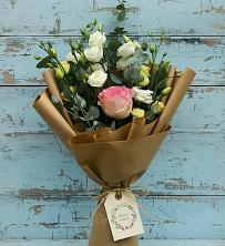 Букет цветов из:  Розы и Лизиантусы в Парковом