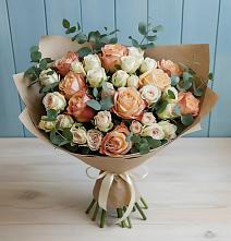 Букет цветов из:  Альстромерии и Розы в Парковом